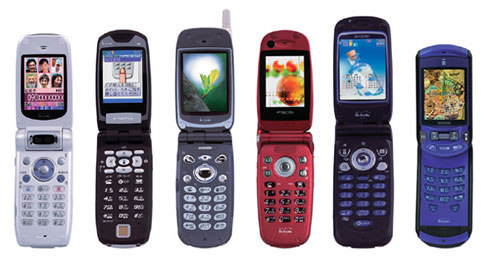 停波まで使いました！――「ムーバ」など2Gケータイの思い出：ふぉーんな