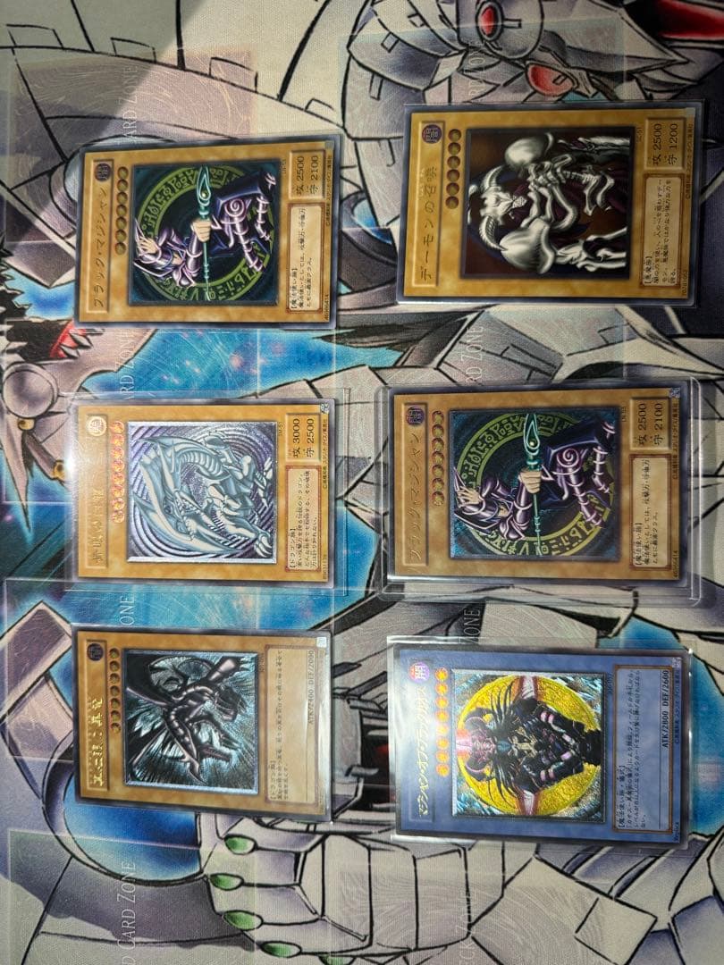 遊戯王 青眼の白龍 真紅眼の黒竜 ブラックマジシャン 青眼の白龍＆ブラック・マジシャン＆真紅眼の黒竜レリーフセット